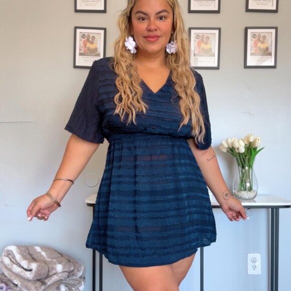 Plus Size Swimsuit Cover Up, V Neck Textured Striped Short Sleeve Swimwear Cover - Picture 9 of 15